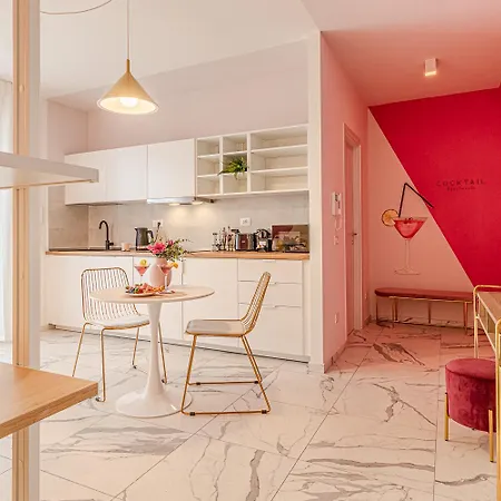 Cosmopolitan Apartment