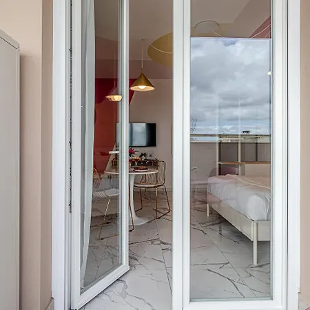 Cosmopolitan Apartment