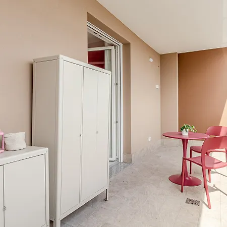 Cosmopolitan Apartment