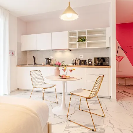Cosmopolitan Roma